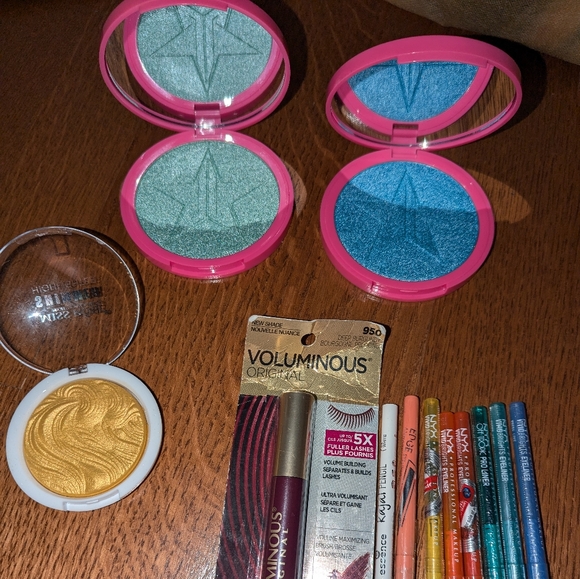 Brand new colourful face makeup bundle - Picture 2 of 2
